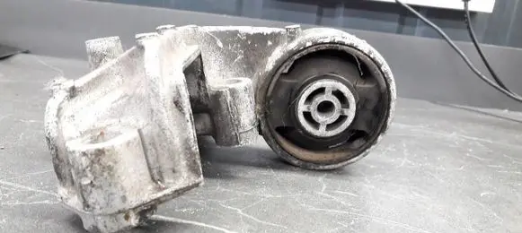 Peugeot 406 Engine mount vacuum valve 