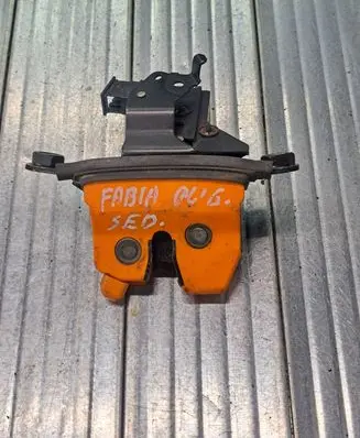 Skoda Fabia Mk1 (6Y) Tailgate/trunk/boot lock/catch/latch 6Y9827501C