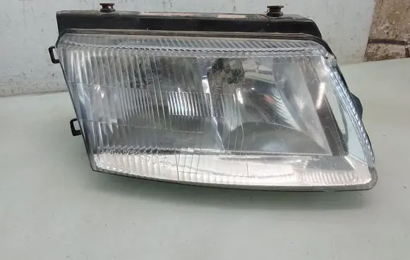 Volkswagen PASSAT B5 Headlight/headlamp