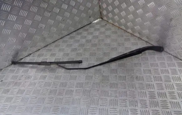 Renault Megane I Front wiper blade arm