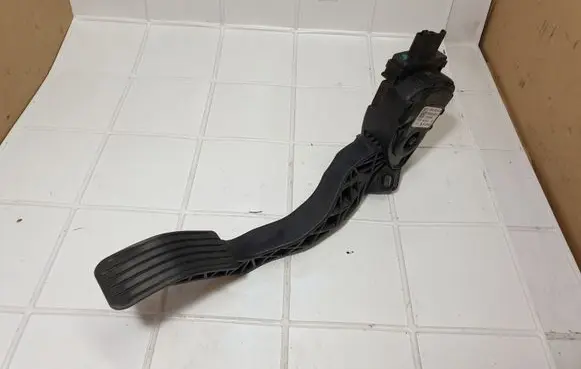 Citroen C3 Accelerator throttle pedal 968153038000 6PV00908301 74629400