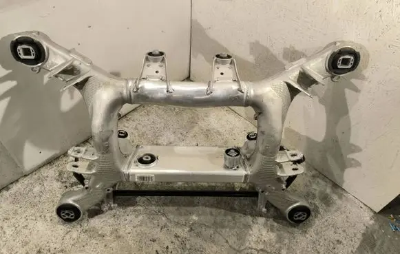 BMW 5 G30 G31 G38 Rear subframe 6861201