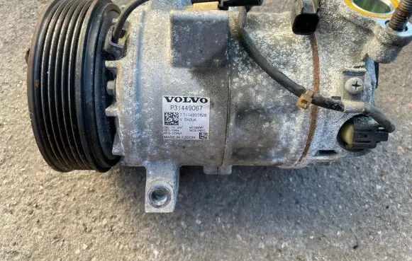 Volvo XC60 Air conditioning (A/C) compressor (pump) 114997828 31449067