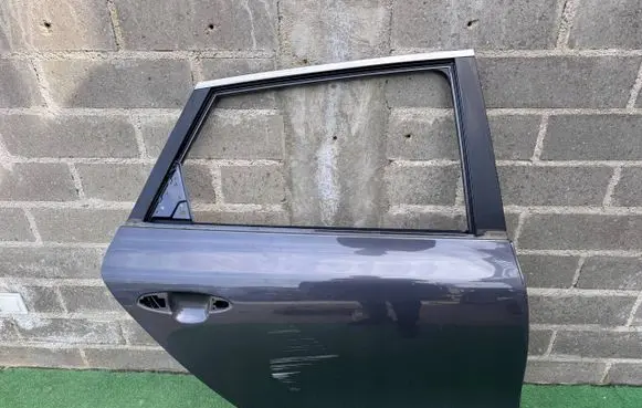 KIA Ceed Rear door 