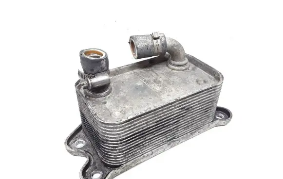 Volvo V70 Engine oil radiator 31201911