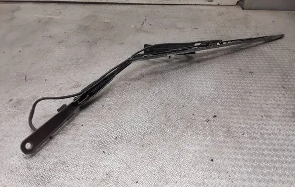 Iveco Daily 35.8 - 9 Windshield/front glass wiper blade 180005697B