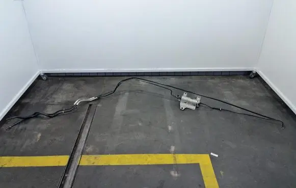 Volvo S90, V90 Fuel line pipe