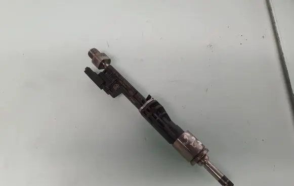 Fuel injector