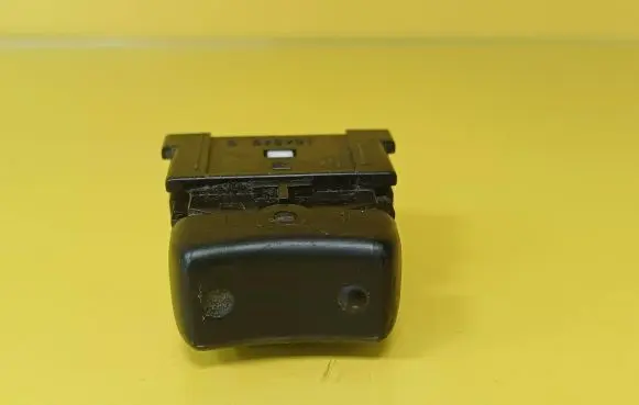 Suzuki Baleno EG Electric window control switch 184849B
