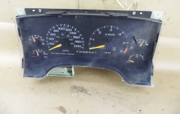 Chevrolet Blazer S10 Speedometer (instrument cluster) 16172819 GMT330TACH