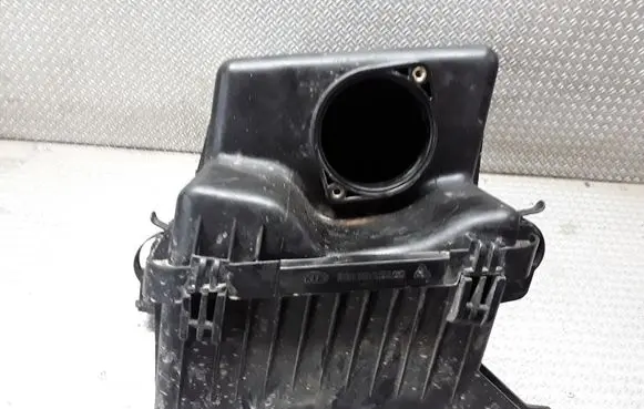 KIA Sorento Air filter box 281103E200
