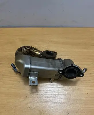 Renault Trafic III (X82) EGR valve cooler 147350678R