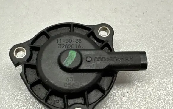 Chrysler Pacifica Camshaft pulley/ VANOS 05048045AB 3282016