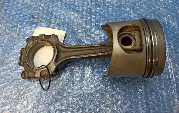 Mercedes-Benz S W126 Piston with connecting rod 11796