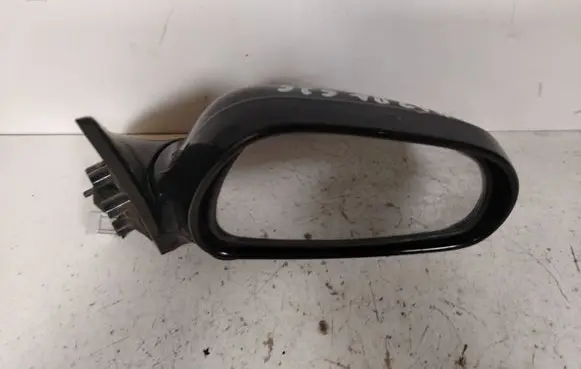 Mazda 626 Front door electric wing mirror E13010519