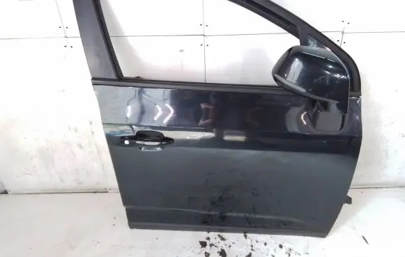 Chevrolet Orlando Front door