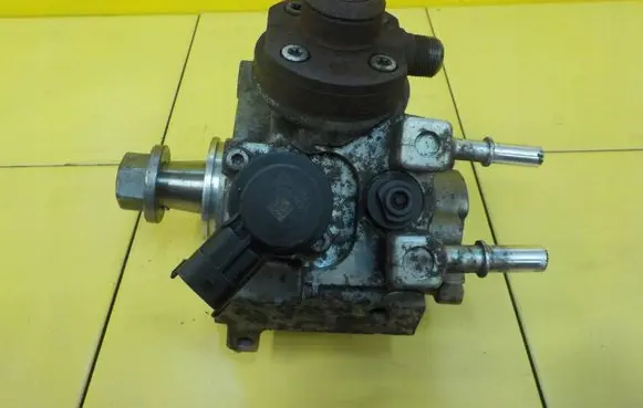 Ford Fiesta Fuel injection high pressure pump 0445010577