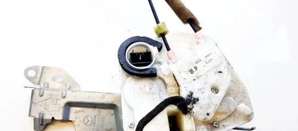 Mazda 2 Front door lock