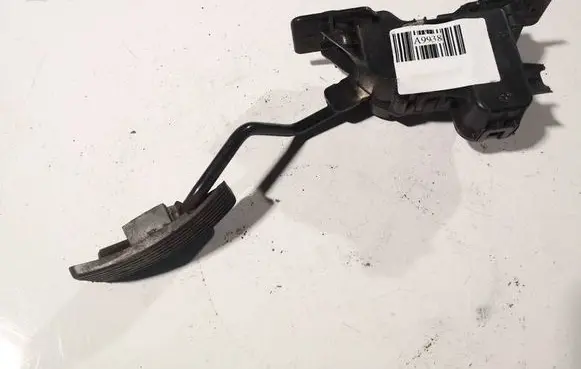 Mitsubishi Grandis Accelerator throttle pedal