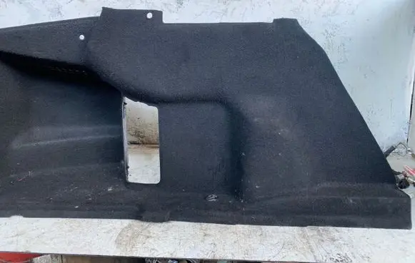 Mercedes-Benz E W211 Trunk/boot lower side trim panel 2116907553