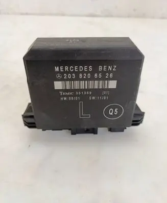 Mercedes-Benz C W203 Door control unit/module 2038206526 351369