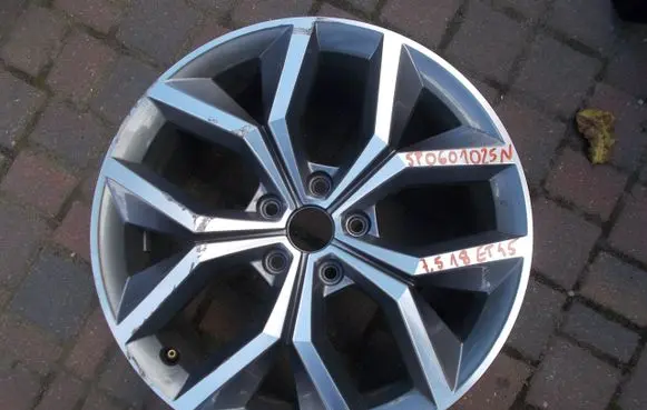 Seat Leon (5F) R18 alloy rim 5F0601025N