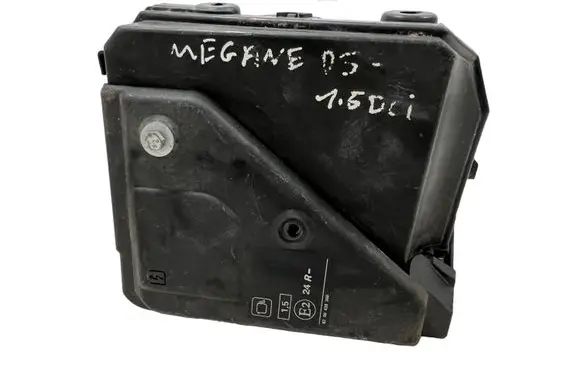 Renault Megane II Fuse box set 8200438360
