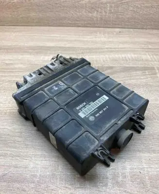 Volkswagen Golf III Engine control unit/module ECU 1H0907311F 0261200760 WithPlug
