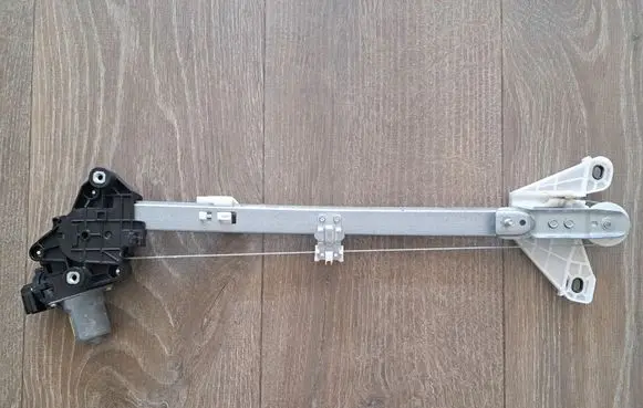 Honda HR-V Rear door window regulator motor CM0938000WR19005