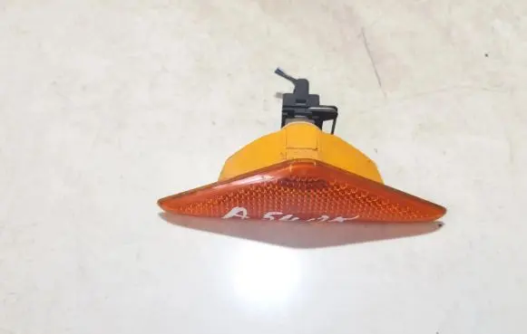 Ford Focus Front fender indicator light xs4h3k354a