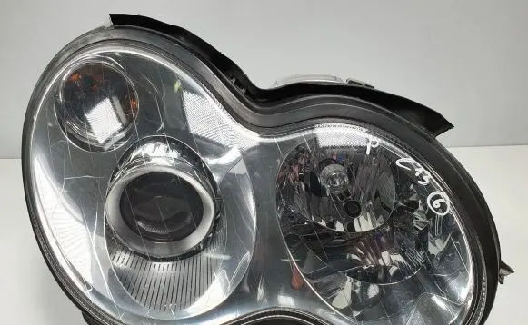 Mercedes-Benz C W203 Headlight/headlamp A2038203861