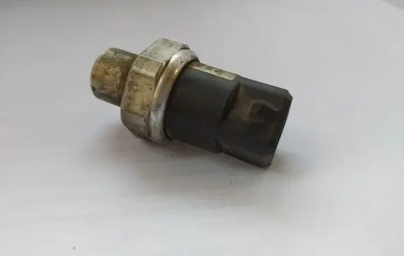 Audi A4 S4 B5 8D Air conditioning (A/C) pressure sensor 8D0959487B