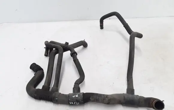 Engine coolant pipe/hose