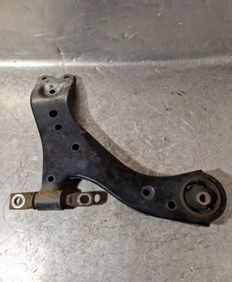 Toyota Camry VIII XV70 Front lower control arm/wishbone