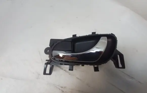 Nissan X-Trail T32 Front door interior handle