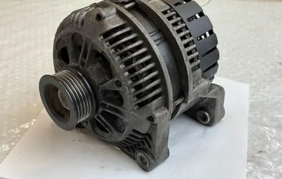 BMW 5 E39 Generator/alternator 