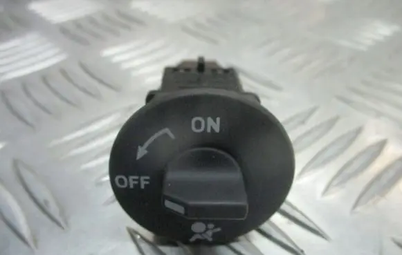 Renault Megane II Passenger airbag on/off switch 