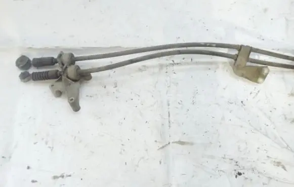 Honda CR-V Gear shift cable linkage