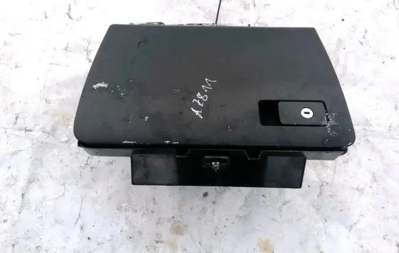 Volkswagen PASSAT B6 Glove box 3C1857114