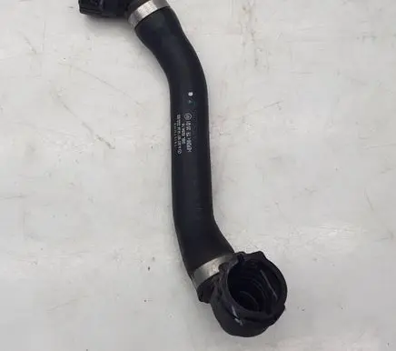 Mercedes-Benz Sprinter W907 W910 Engine coolant pipe/hose A9075011800