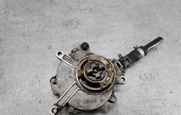 Audi A4 S4 B6 8E 8H Vacuum pump