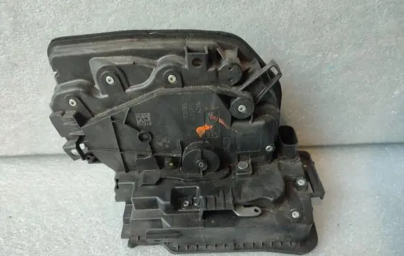 BMW X5 F15 Front door lock