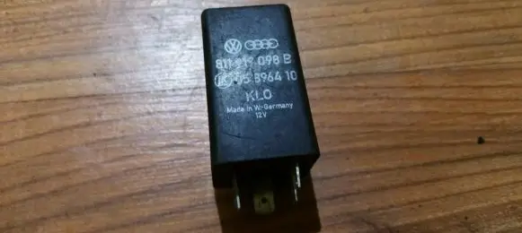 Volkswagen Jetta II Other relay 811919098b 05896410klo