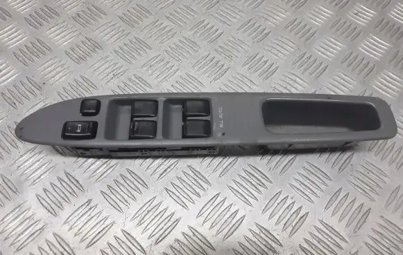 Toyota Avensis Verso Electric window control switch 84040-44030