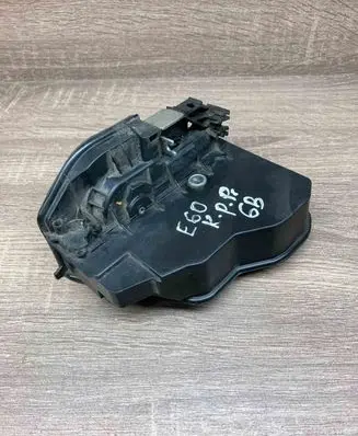 BMW 5 E60 E61 Front door lock 7167073