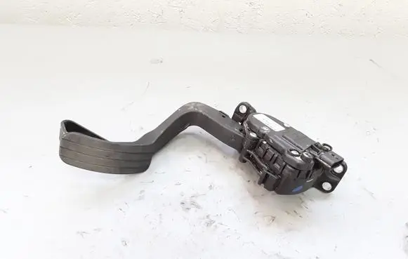 Renault Master III Accelerator throttle pedal 8200672371C 6PV00908510