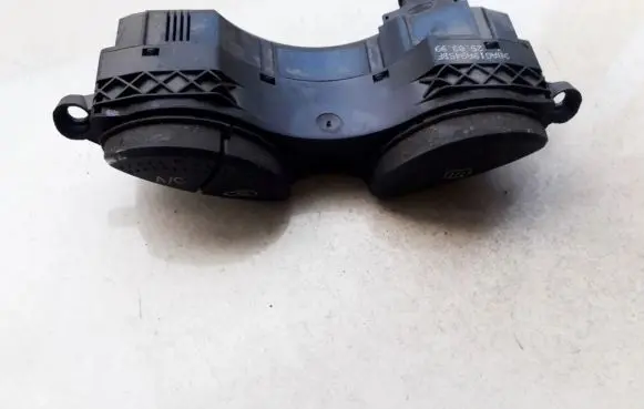 Windscreen/window heater switch