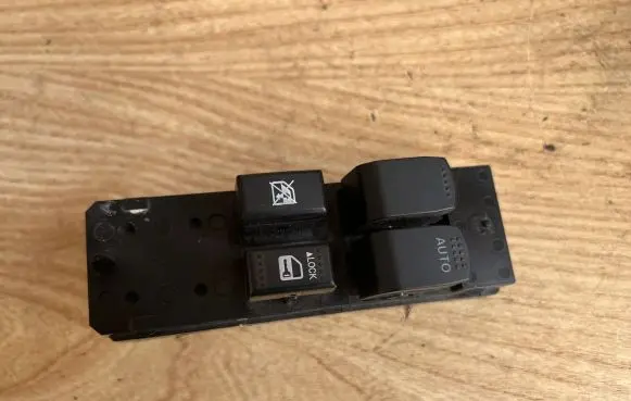 Opel Agila B Electric window control switch