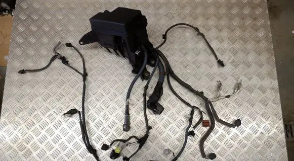 Toyota RAV 4 (XA40) Fuse box set 8266242601 AB1114AJ901