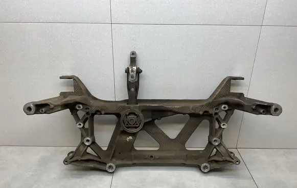 Volkswagen PASSAT B8 Front subframe 3Q0199369E